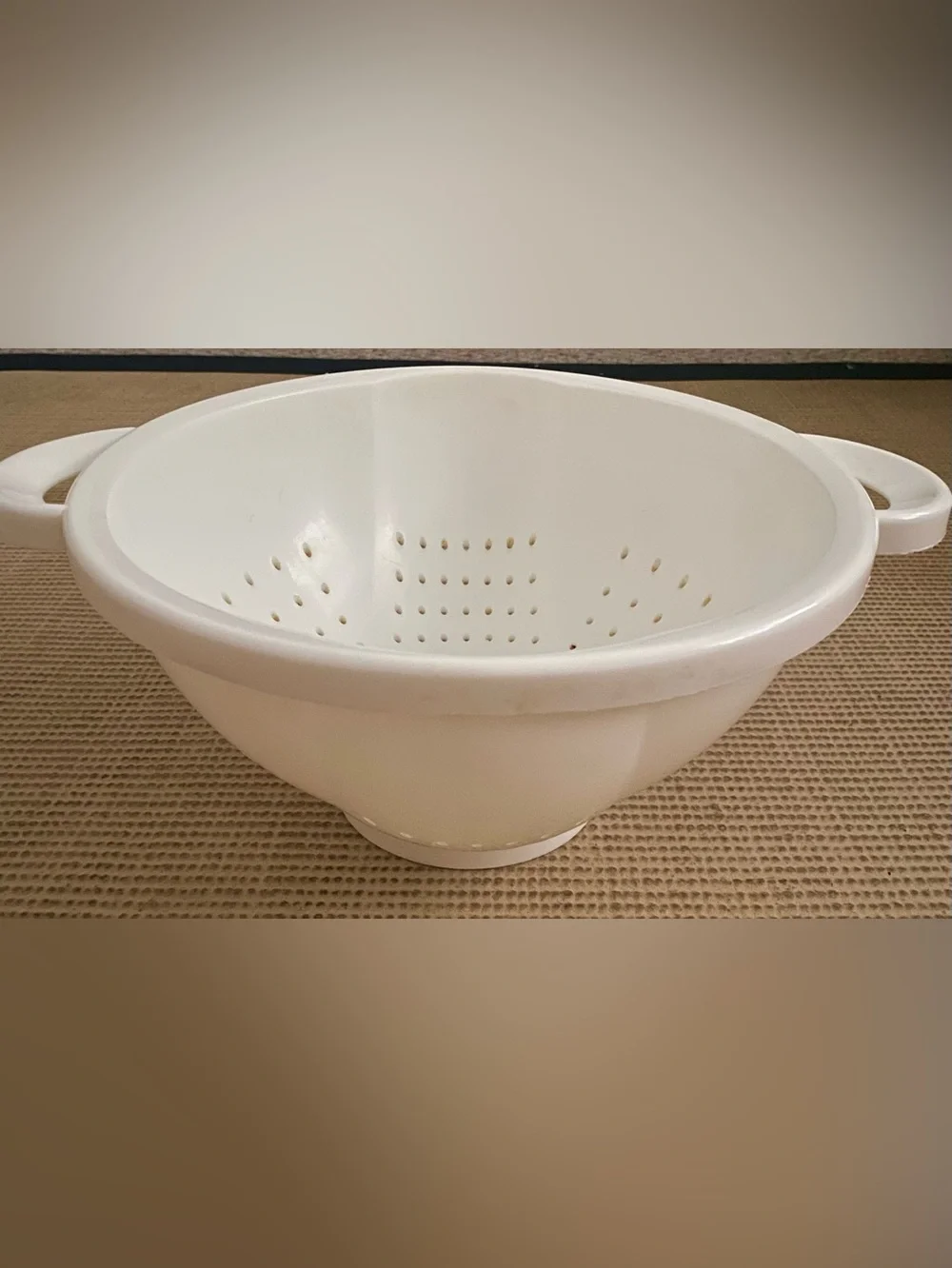 White Plastic Large Colander w/ Handles, Reusable Stain Resistant. 12 inches.